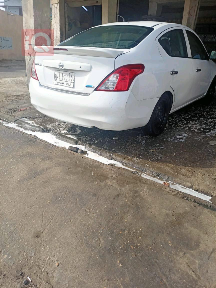 نيسان فيرسا